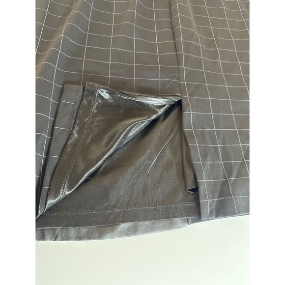 Chic Black Grid Pattern Dress - Picture 6 of 11